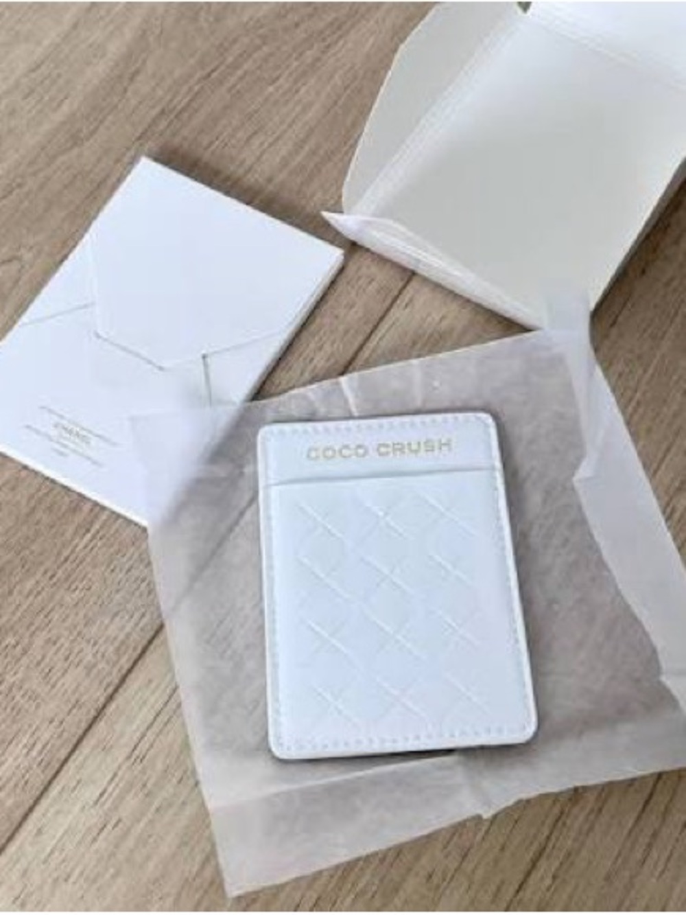 CHANEL White Quilted 'COCO CRUSH' Card Sleeve